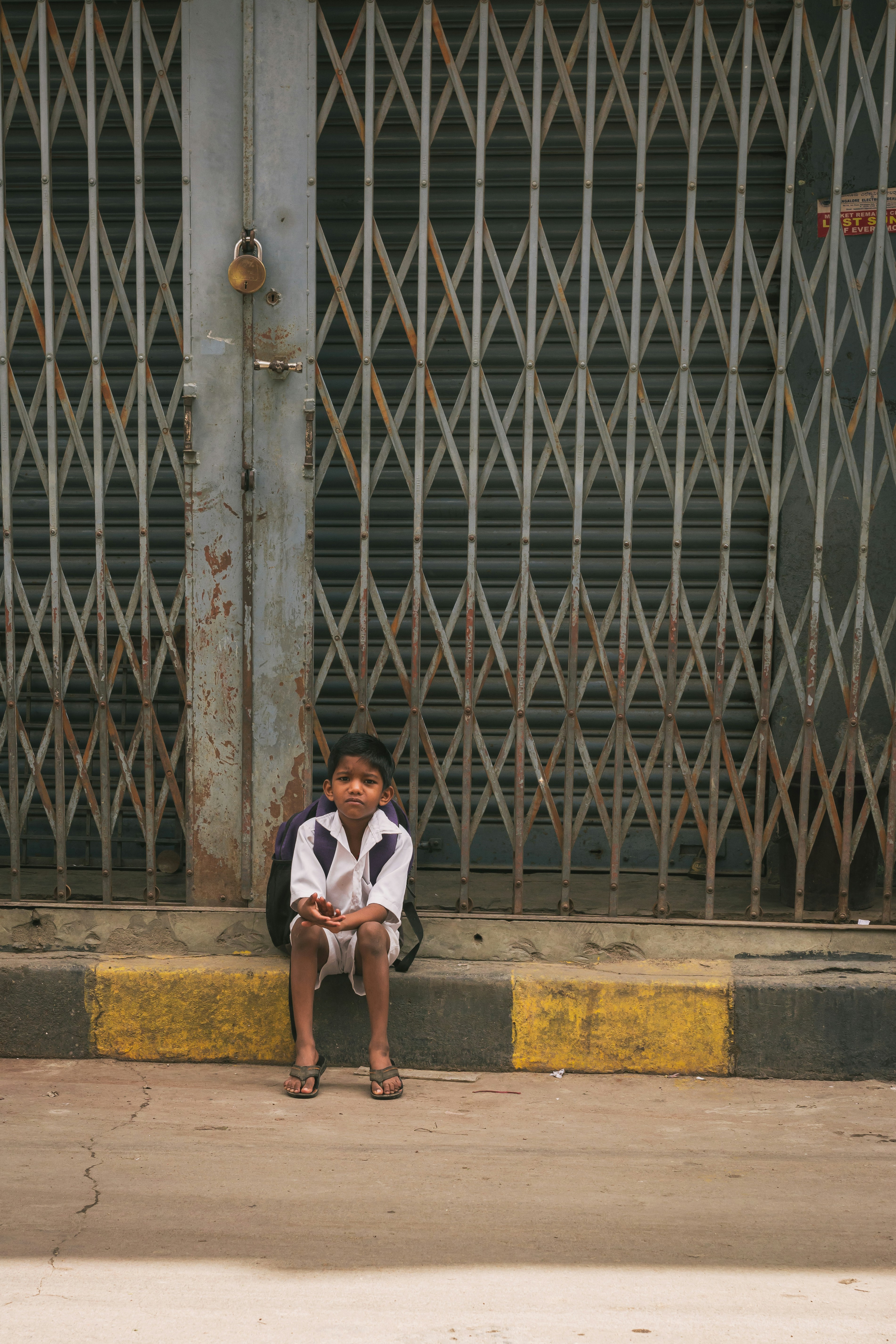 果冻制造厂与麻花官方版的工艺氛围图